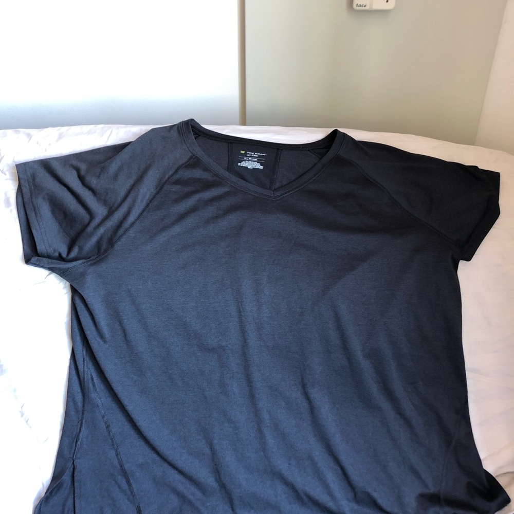 Black work out shirt